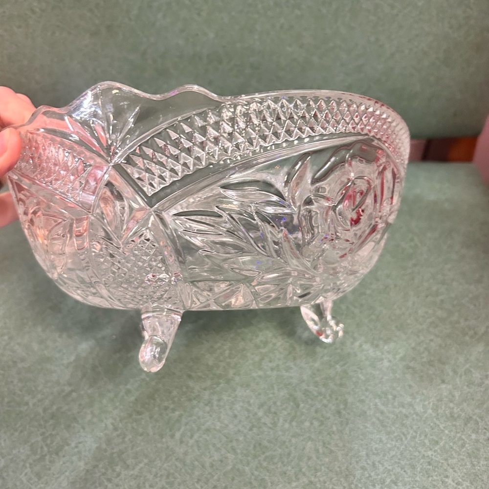 Lead Crystal Glass Bowl with feet - Picture 5 of 5